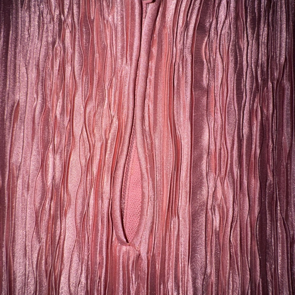 Vintage 1980s Mary McFadden Pleated Goddess Dress - Dusty Rose - Marii Fabric - Picture 5 of 8
